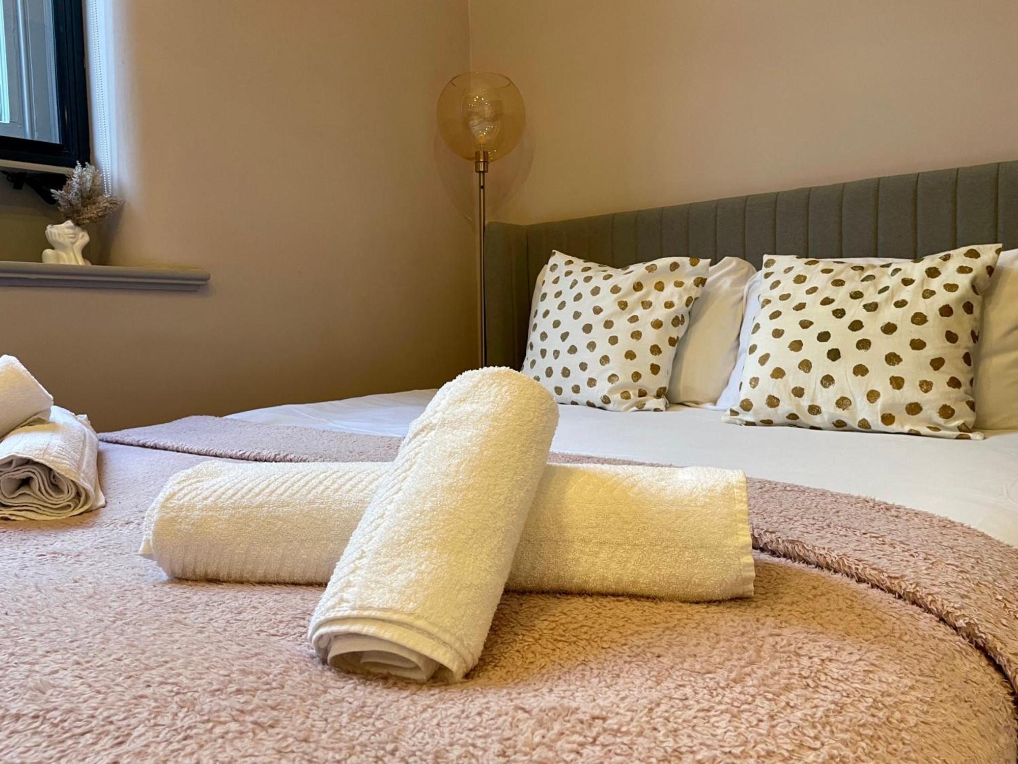 Stunning 2 Bed Apartment In Greater Manchester Eksteriør billede